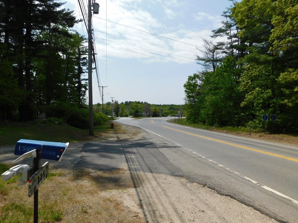 225 Rockingham Road Londonderry, NH 03053 - Photo 3 of 28 a view of a yard