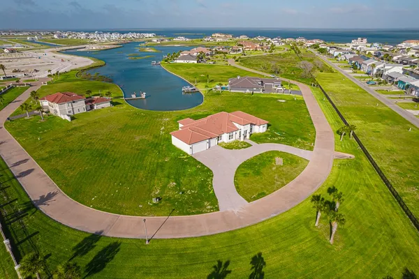 $1,590,000 | 6 La Buena Vida Drive, Aransas Pass, TX 78336