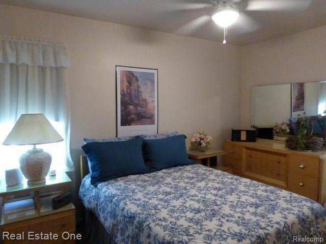 4040 Kenmore Road Berkley, MI 48072 - Photo 11 of 22 P1000519.jpg