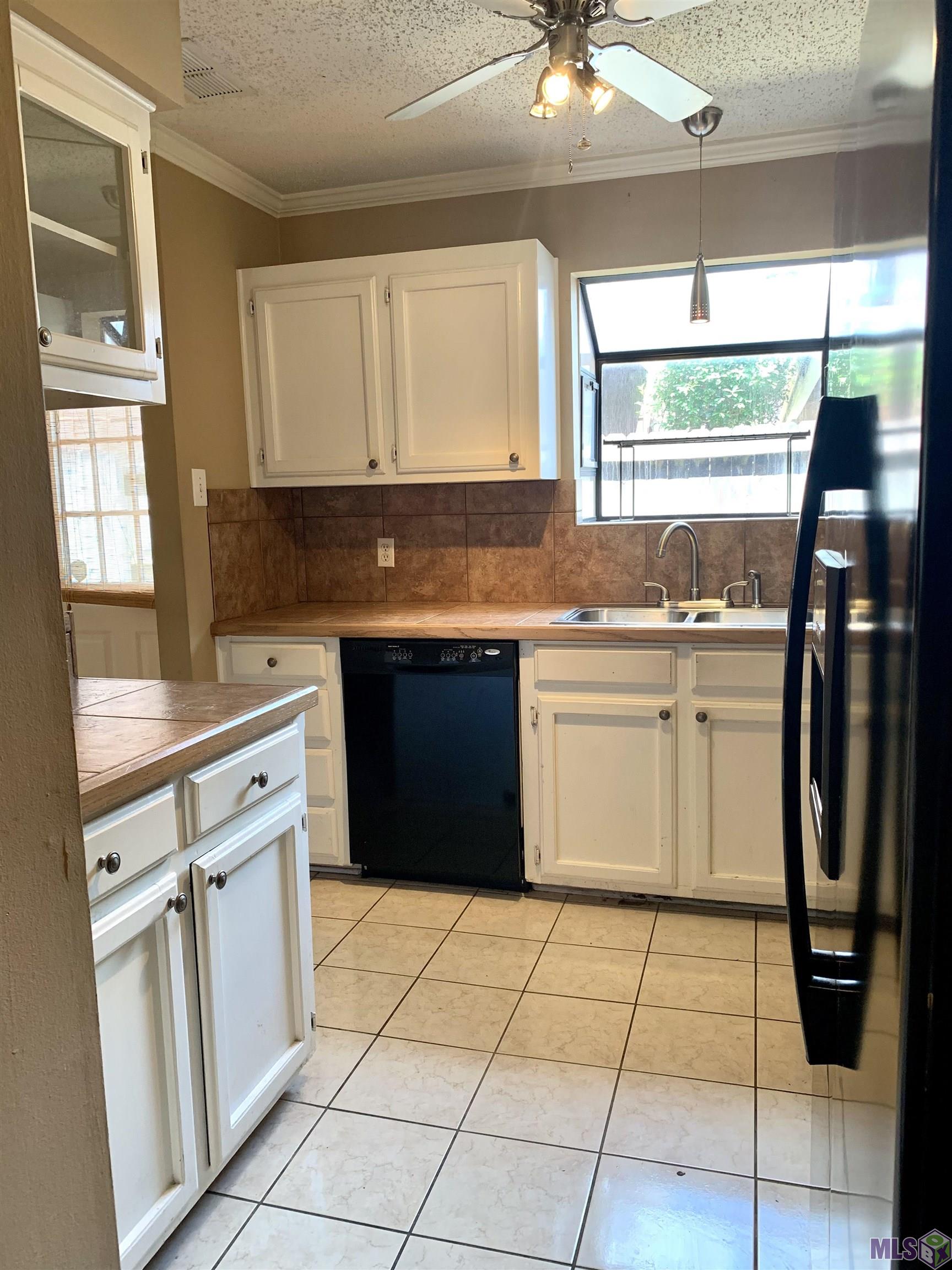 942 Ridgepoint Court, Unit 10C Baton Rouge, LA 70810 - Photo 3 of 44 Gallery Image 3