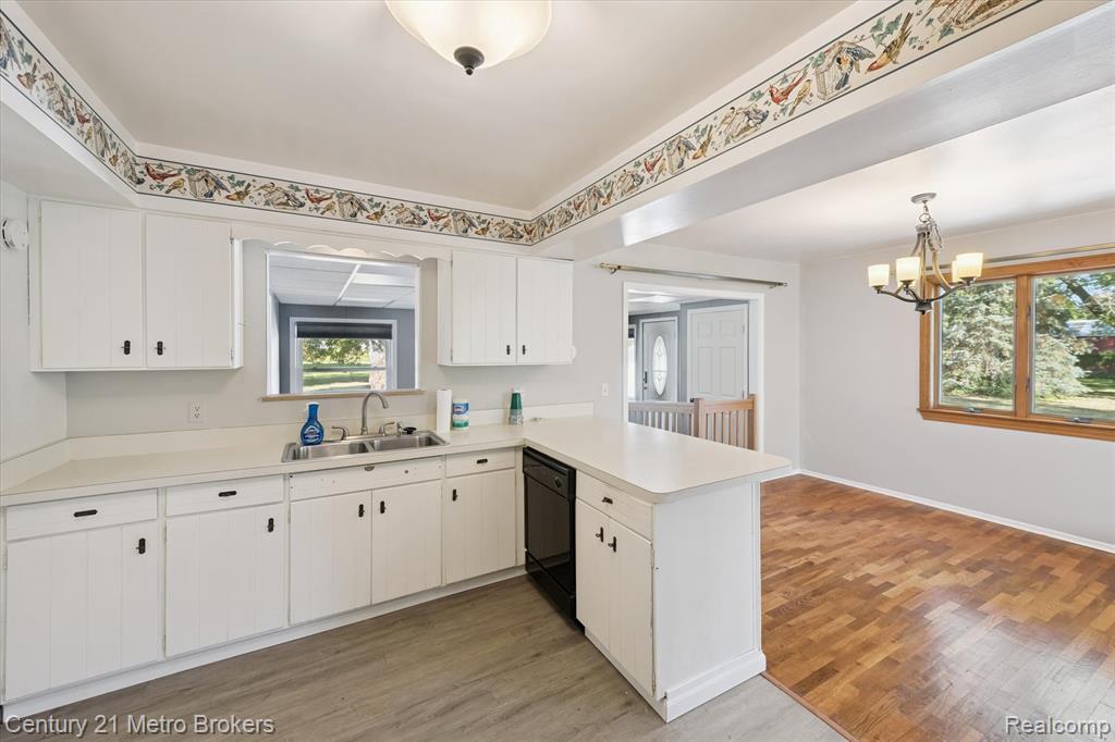4460 Torrey Road Flint, MI 48507 - Photo 12 of 42