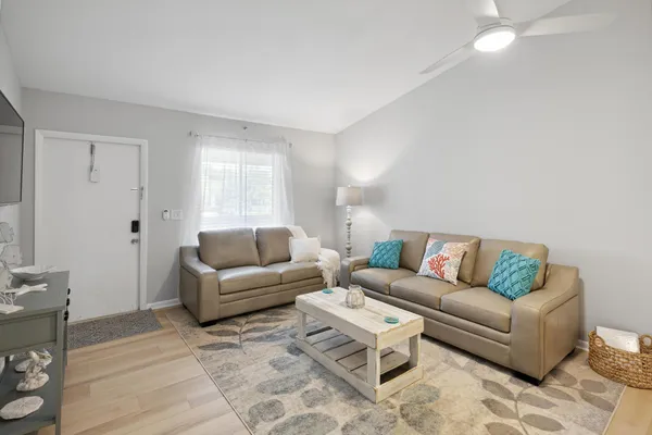 $2,400 | 6271 Chasewood Drive, Unit F, Jupiter, FL 33458