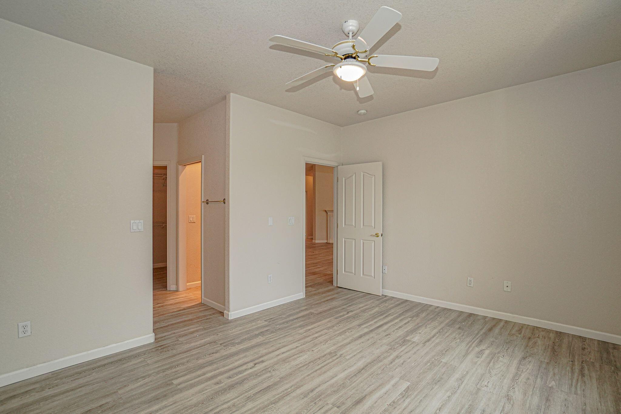 2398 Springbrook Road, Unit 8 Medford, OR 97504 - Photo 9 of 18 5P_H21_A
