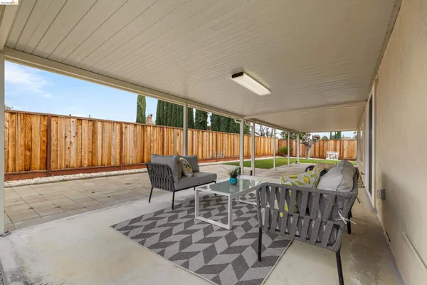 a view of outdoor space yard and porch