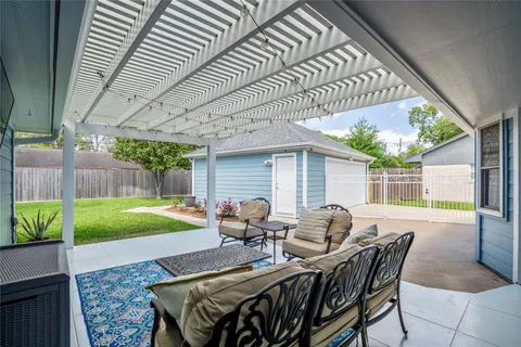$535,000 | 1911 Stebbins Drive, Houston, TX 77043