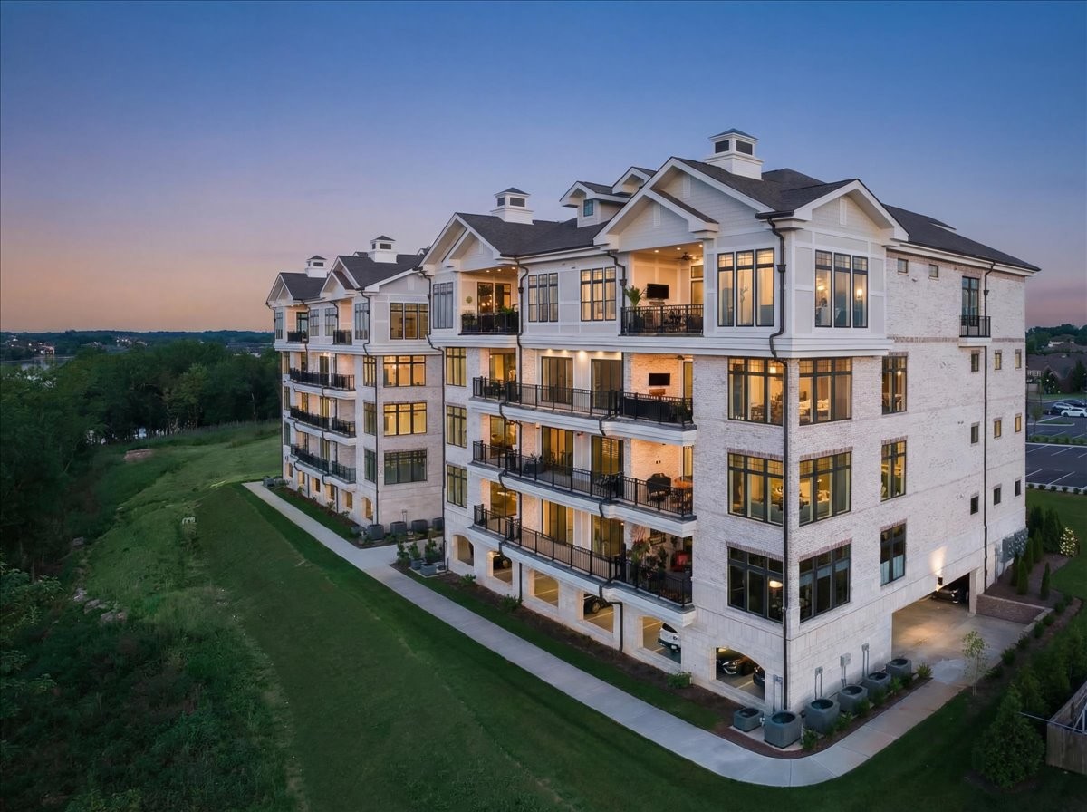 1024 Club View Drive, Unit F202 Gallatin, TN 37066 - Photo 2 of 40