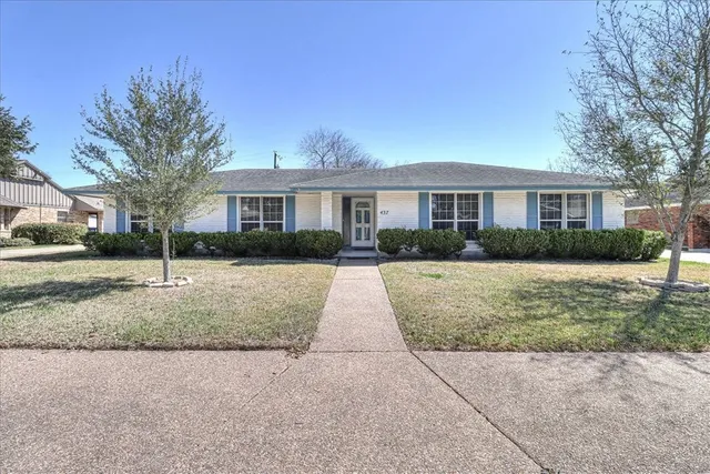 $2,295 | 437 Chase Drive, Corpus Christi, TX 78412