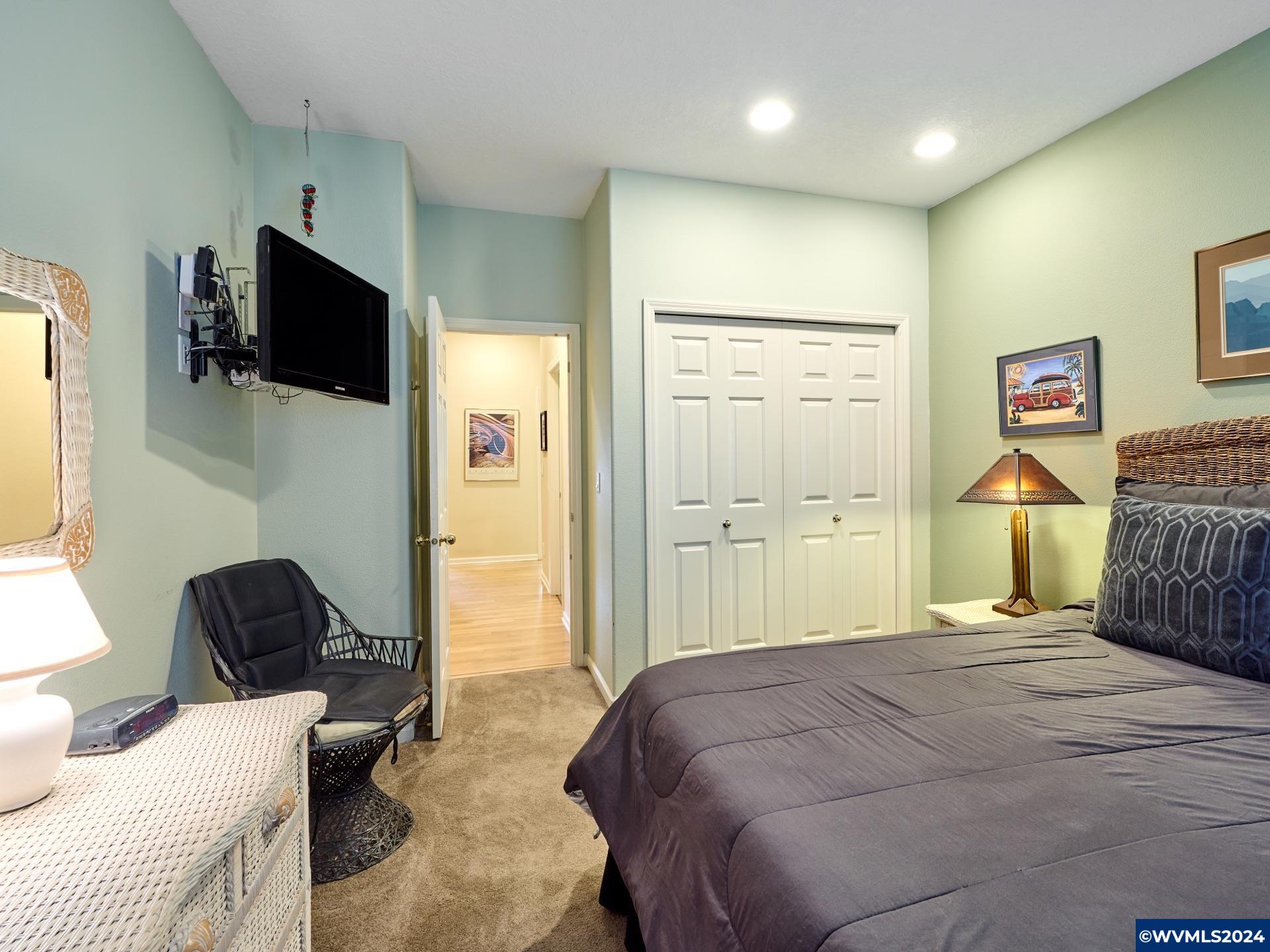 1105 Laurelridge Loop Northeast Keizer, OR 97303 - Photo 26 of 36