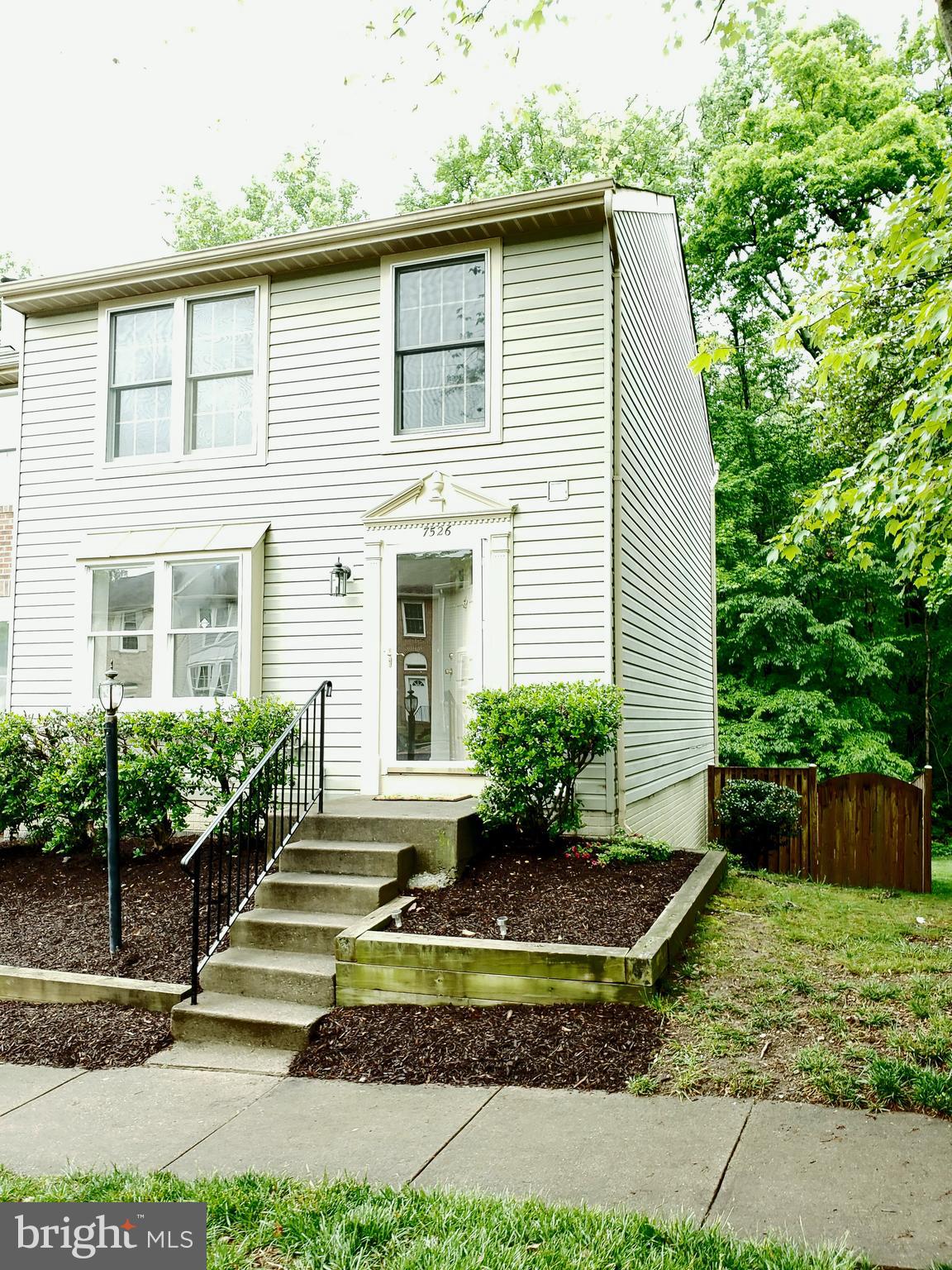 7526 Aspenpark Road Lorton, VA 22079 - Photo 2 of 43 Gallery Image 2