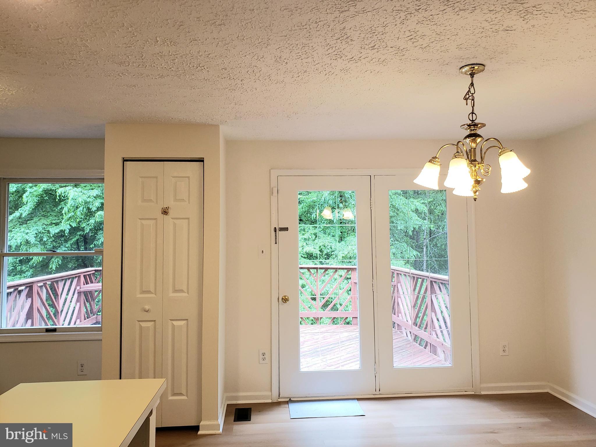 7526 Aspenpark Road Lorton, VA 22079 - Photo 10 of 43 Gallery Image 10