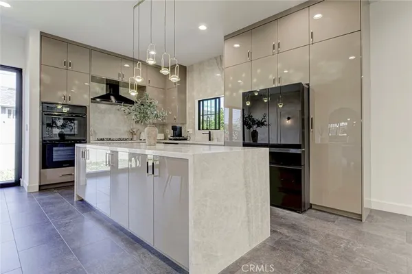 $1,225,000 | 10823 Parr Avenue, Sunland, CA 91040