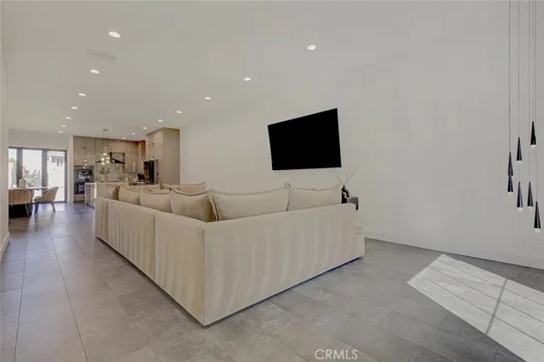 $1,225,000 | 10823 Parr Avenue, Sunland, CA 91040