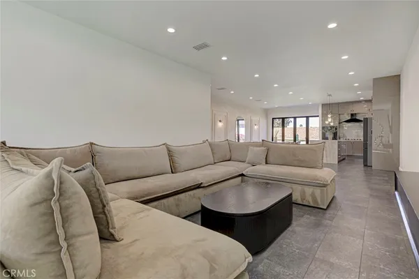 $1,225,000 | 10823 Parr Avenue, Sunland, CA 91040