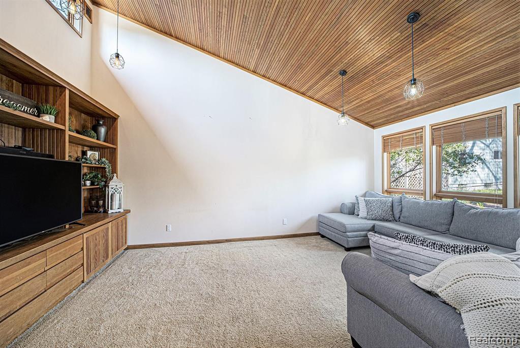 3627 Normandy Road Royal Oak, MI 48073 - Photo 3 of 29