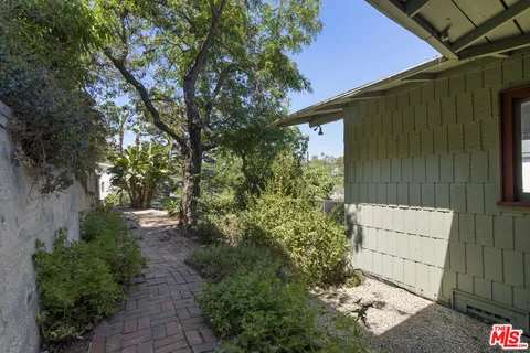 $1,000,000 | 1627 Fargo Street, Los Angeles, CA 90026