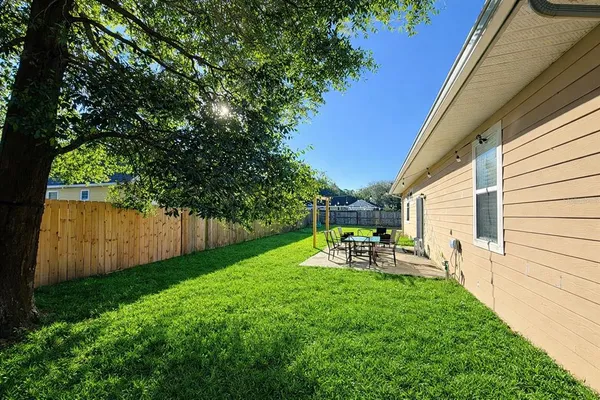 $2,700 | 14271 Northwest 10th Road, Newberry, FL 32669