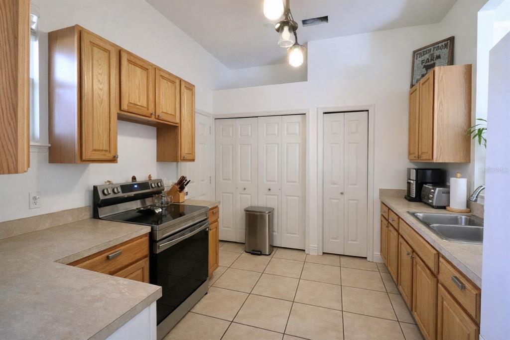 14271 Northwest 10th Road Newberry, FL 32669 - Photo 10 of 24