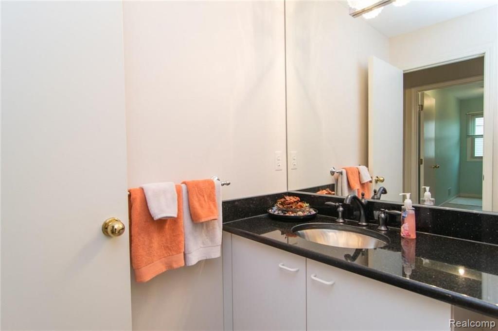 42571 Wimbleton Way Novi, MI 48377 - Photo 22 of 52