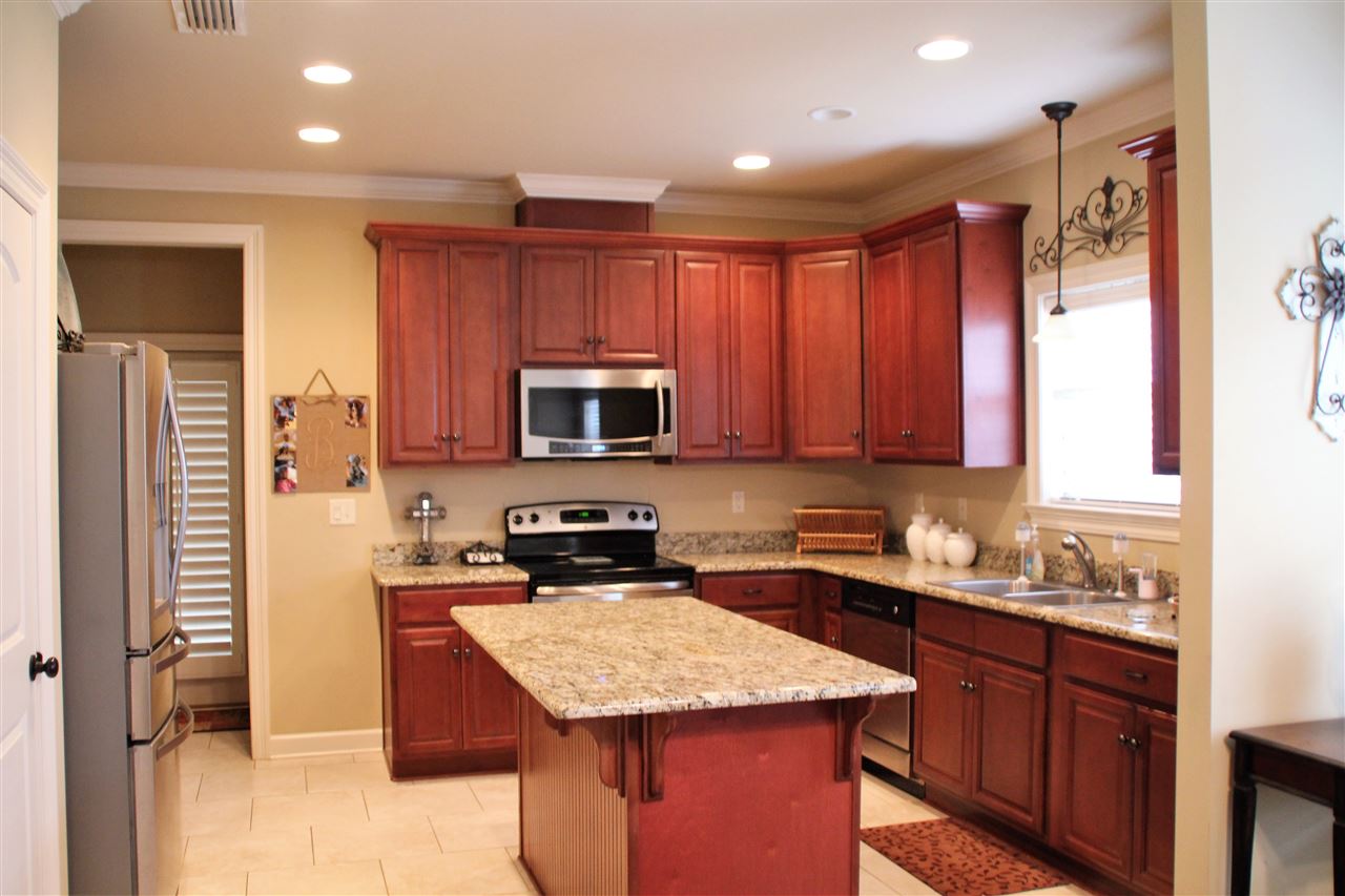 10331 Estia Street Daphne, AL 36526 - Photo 4 of 31 Island Kitchen