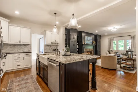 $1,300,000 | 4626 Woods Edge Drive, Zionsville, IN 46077