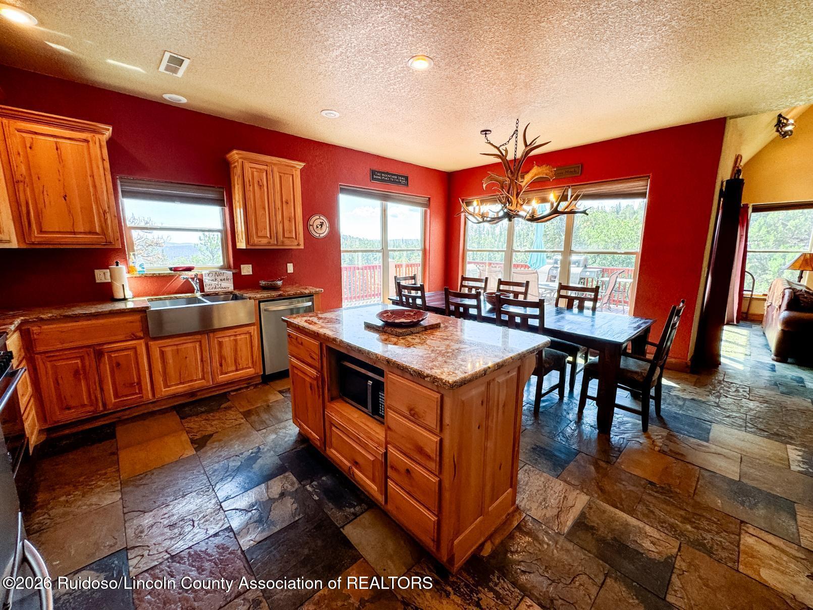 105 Abbey Place Ruidoso, NM 88345 - Photo 5 of 24 Gallery Image 5