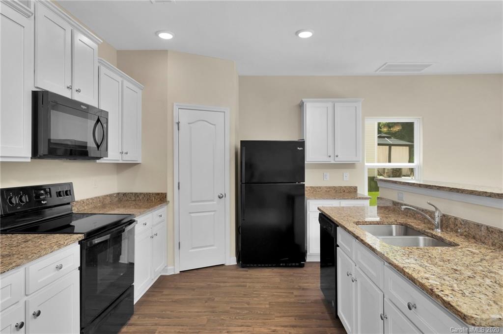 9524 Weikert Road Charlotte, NC 28215 - Photo 11 of 28 Gallery Image 11
