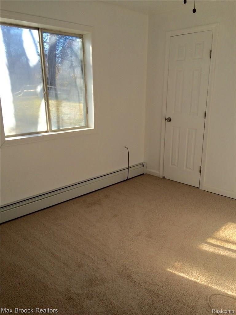 490 North Conklin Road Lake Orion, MI 48362 - Photo 8 of 28 FullSizeRender_3.jpg