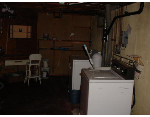 246 Mandalay Road Chicopee, MA 01020 - Photo 11 of 14 Gallery Image 11