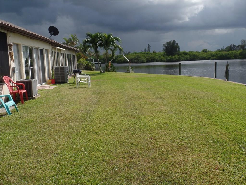 150 Southwest Cabana Point Circle, Unit 13 Stuart, FL 34994 - Photo 17 of 25 Gallery Image 17