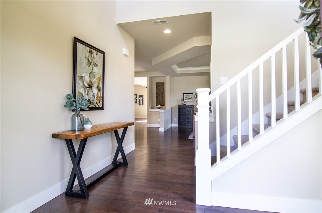 3924 185th Place Southeast Bothell, WA 98012 - Photo 3 of 25 a view of a hallway with seating area
