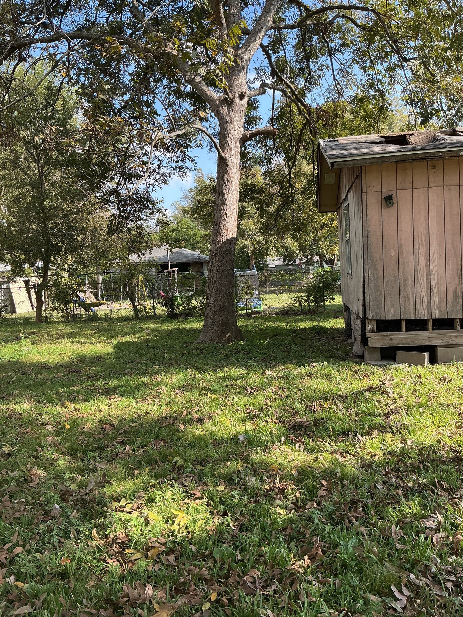 3013 Reid Street Houston, TX 77026 - Photo 12 of 17 a view of a backyard with small garden