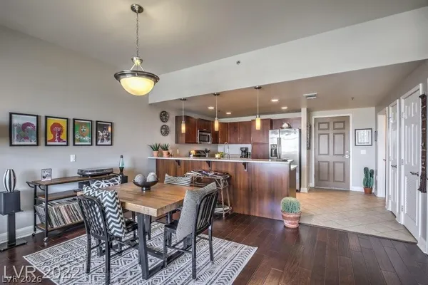 $2,465 | 150 South Las Vegas Boulevard, Unit 1018, Las Vegas, NV 89101