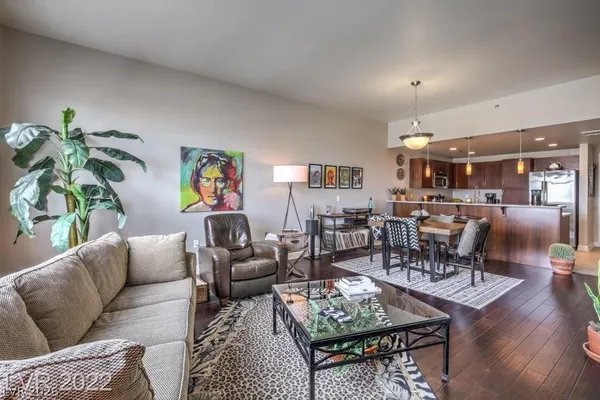 $2,465 | 150 South Las Vegas Boulevard, Unit 1018, Las Vegas, NV 89101