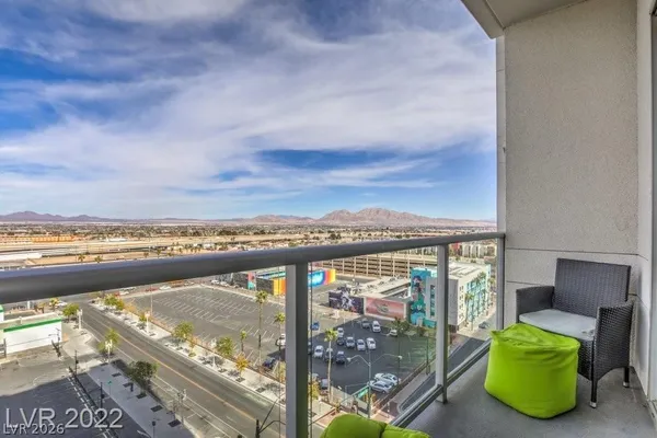 $2,465 | 150 South Las Vegas Boulevard, Unit 1018, Las Vegas, NV 89101