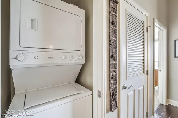 $2,465 | 150 South Las Vegas Boulevard, Unit 1018, Las Vegas, NV 89101