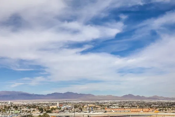 $2,465 | 150 South Las Vegas Boulevard, Unit 1018, Las Vegas, NV 89101