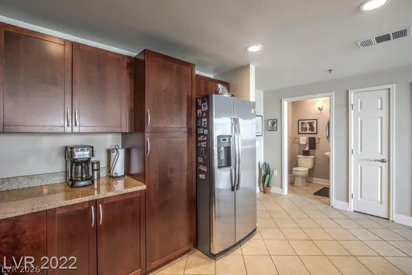 $2,465 | 150 South Las Vegas Boulevard, Unit 1018, Las Vegas, NV 89101