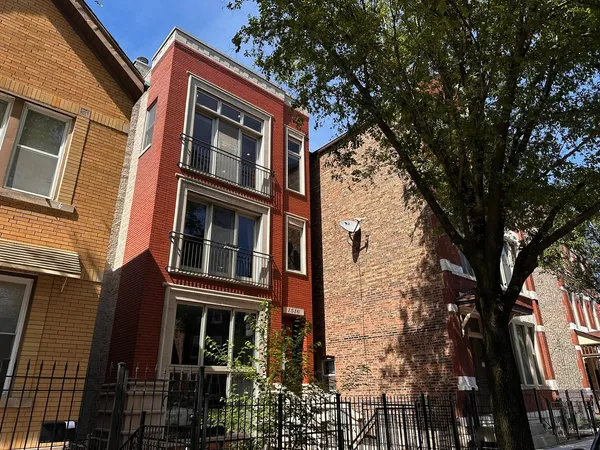 $2,900 | 1516 West 19th Street, Unit 3, Chicago, IL 60608