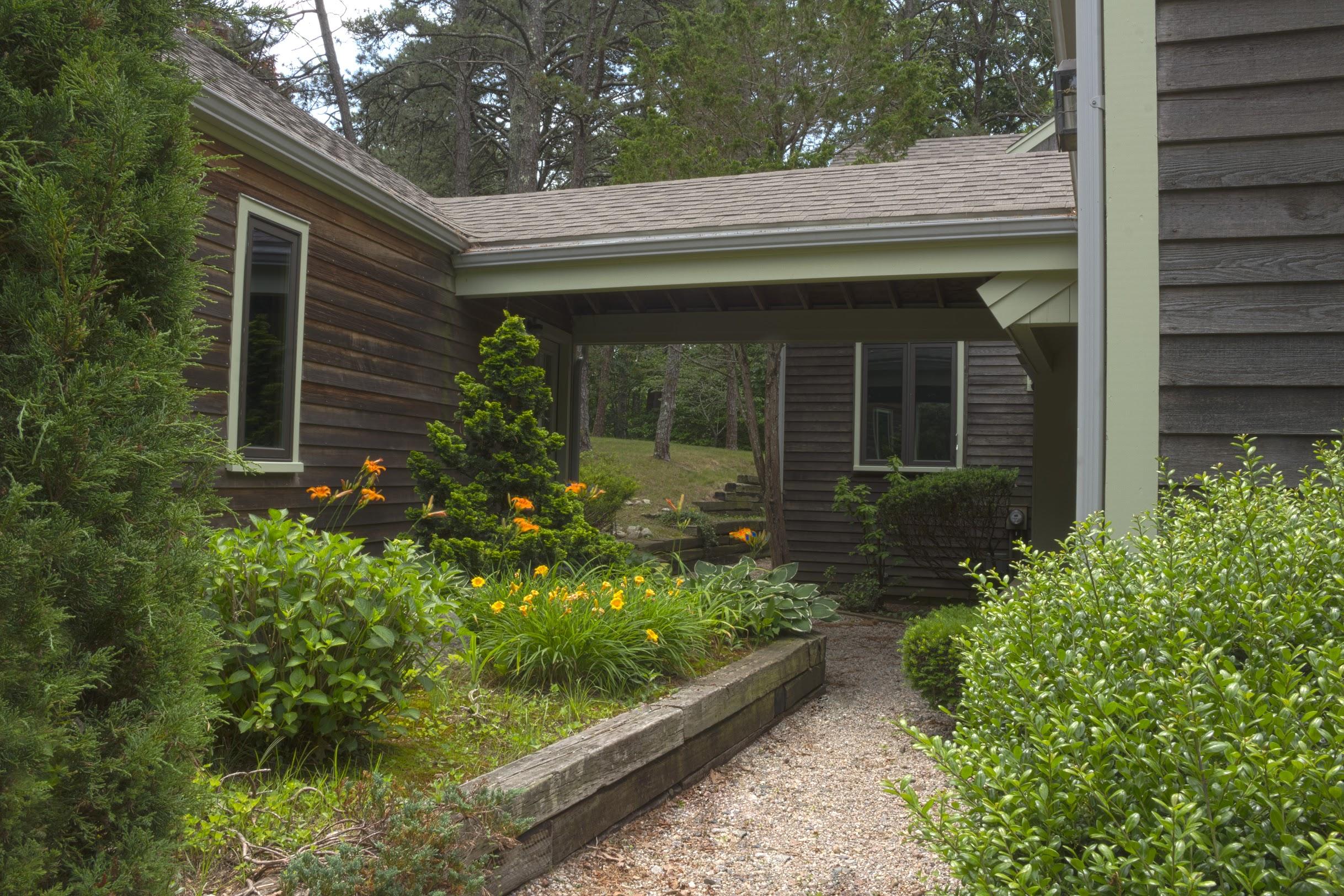 232 Old County Road East Sandwich, MA 02537 - Photo 4 of 26 5 REP Richard Website Image '18