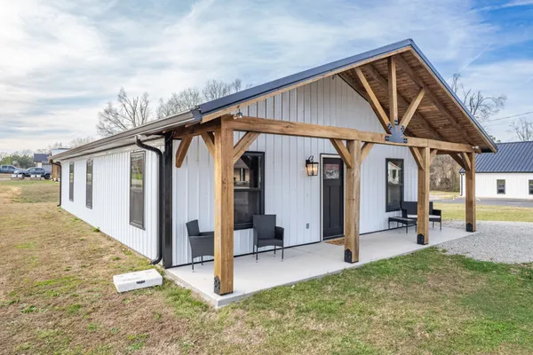 $249,000 | 234 North Walnut Street, Hohenwald, TN 38462