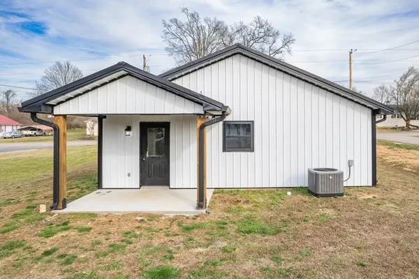 $249,000 | 234 North Walnut Street, Hohenwald, TN 38462