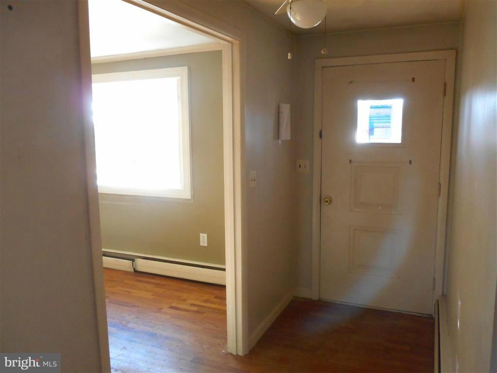 10807 Kingstead Road Damascus, MD 20872 - Photo 2 of 30 Interior (General)