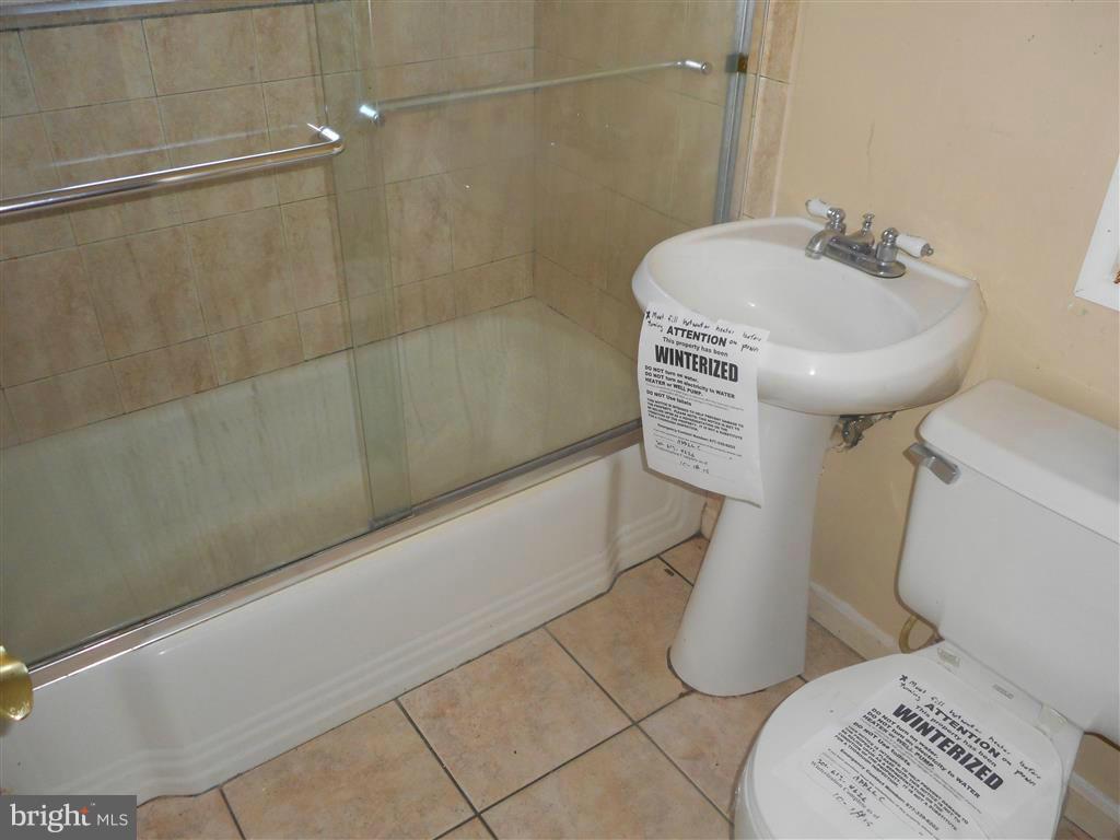 10807 Kingstead Road Damascus, MD 20872 - Photo 12 of 30 Bath