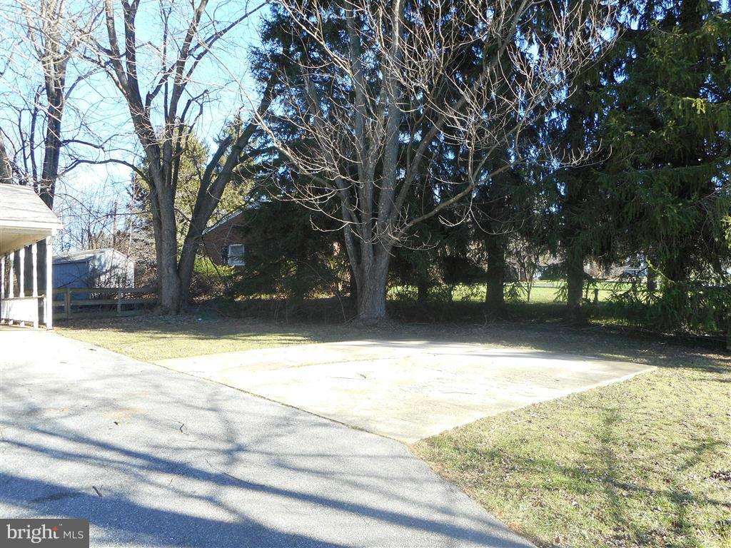 10807 Kingstead Road Damascus, MD 20872 - Photo 30 of 30 Driveway/Extra parking