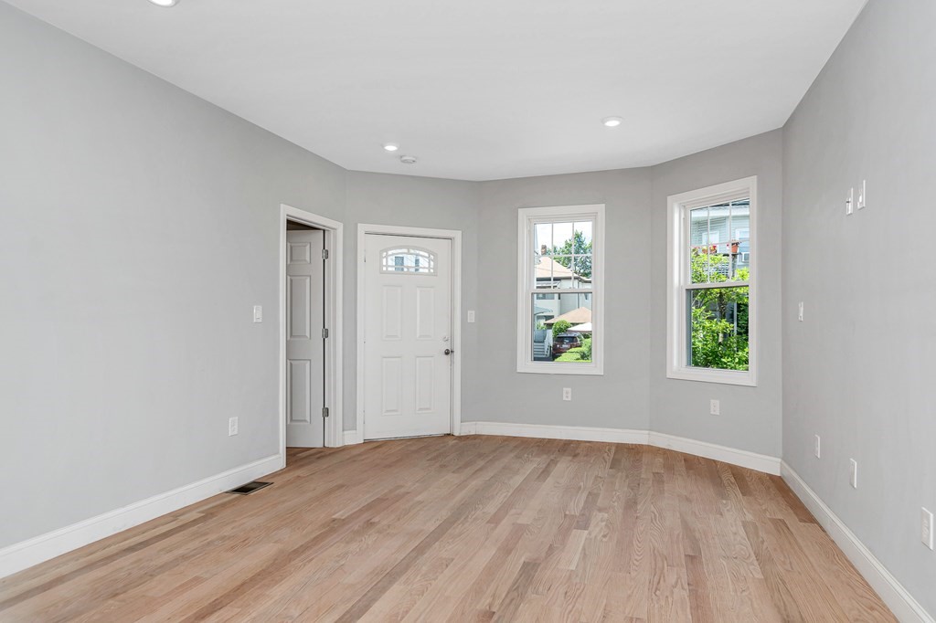 75 Kenmere Road, Unit 1 Medford, MA 02155 - Photo 5 of 28 Gallery Image 5