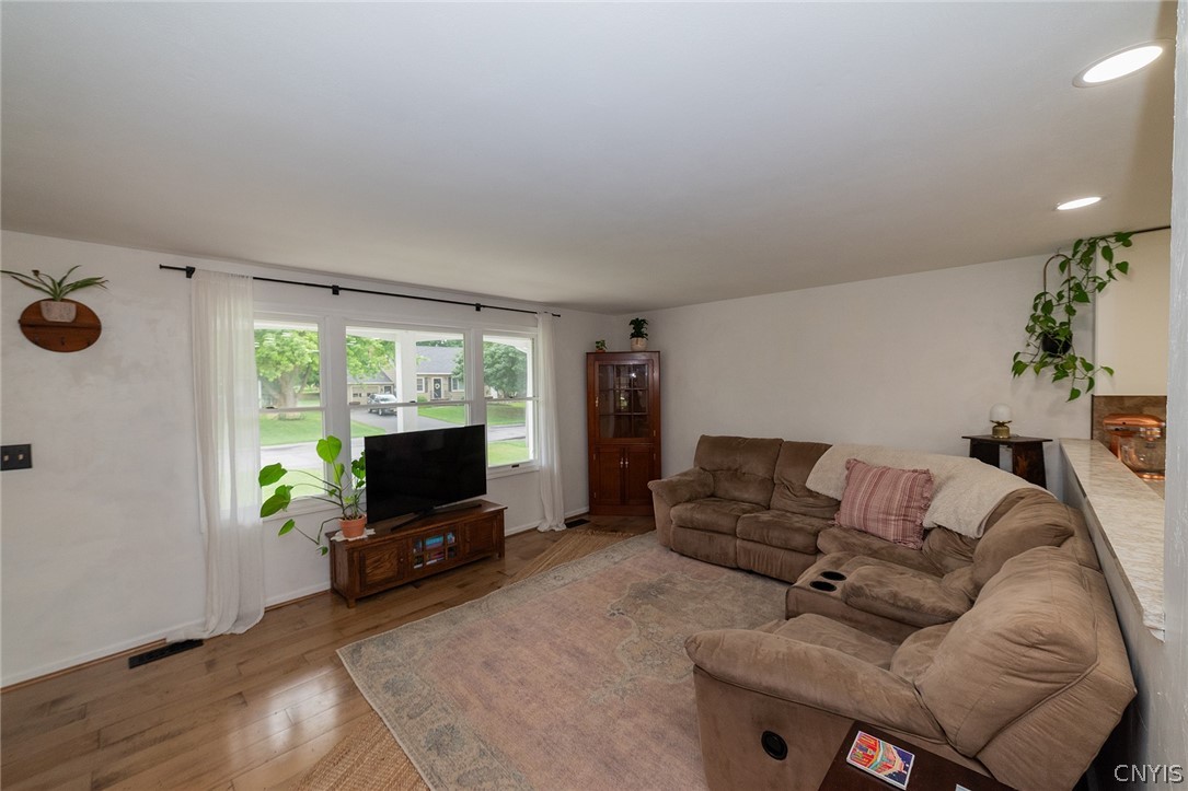 305 Fern Road Geddes, NY 13219 - Photo 8 of 48