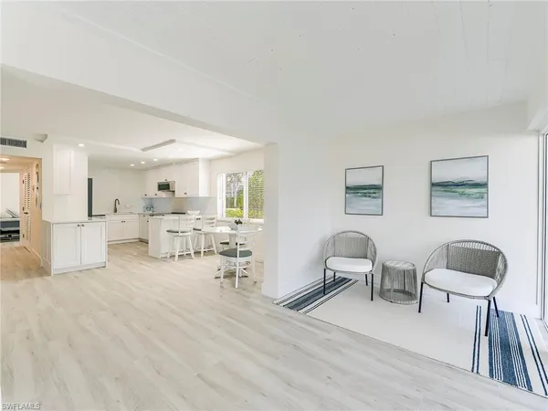 $2,650 | 354 Harbour Drive, Unit 354, Naples, FL 34103