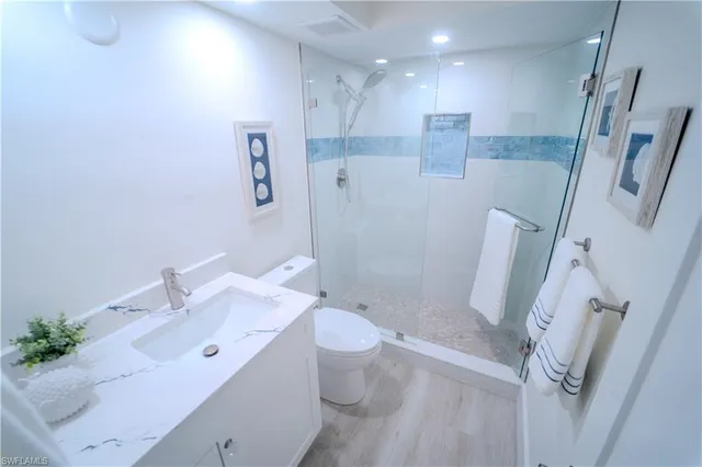 $2,700 | 354 Harbour Drive, Unit 354, Naples, FL 34103