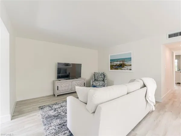 $2,650 | 354 Harbour Drive, Unit 354, Naples, FL 34103