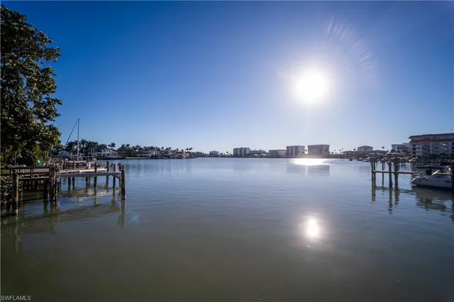 $2,700 | 354 Harbour Drive, Unit 354, Naples, FL 34103